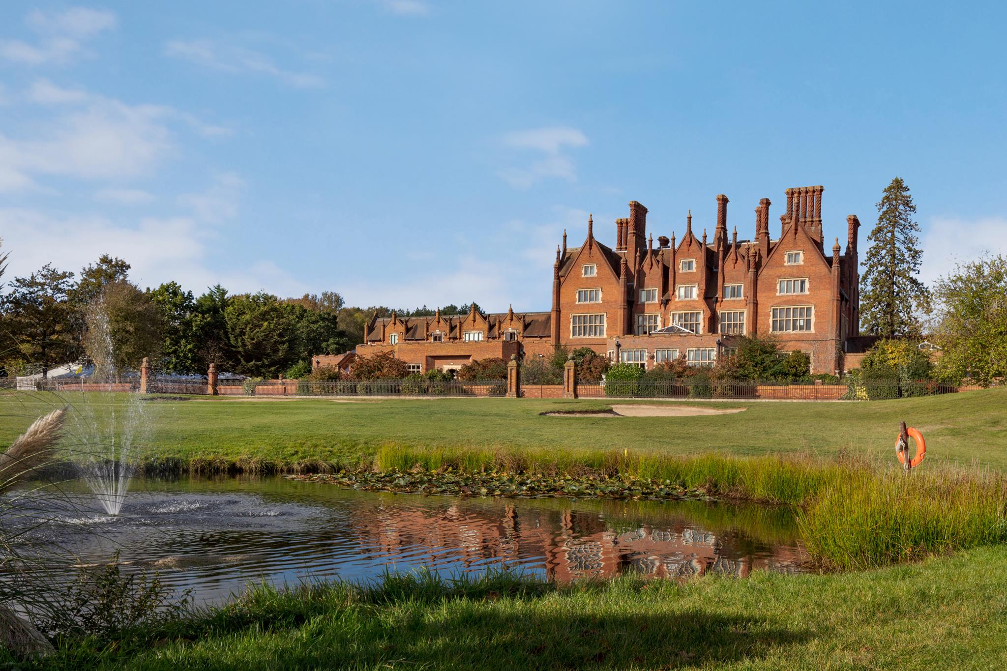 Dunston Hall Universal Live